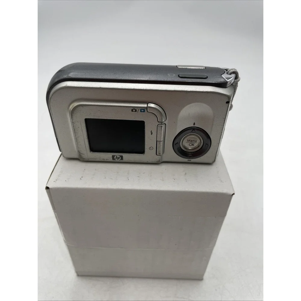 Hewlet Packard E327 Digital Camera 5.0 Megapixels Model SNPRB-0501- TESTED
